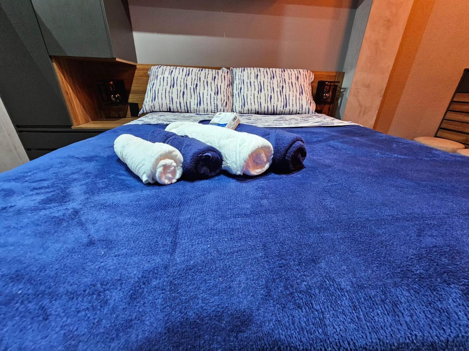 Apartamento Com Ampla Vista, Pq Augusta, 11 Andar, Metro