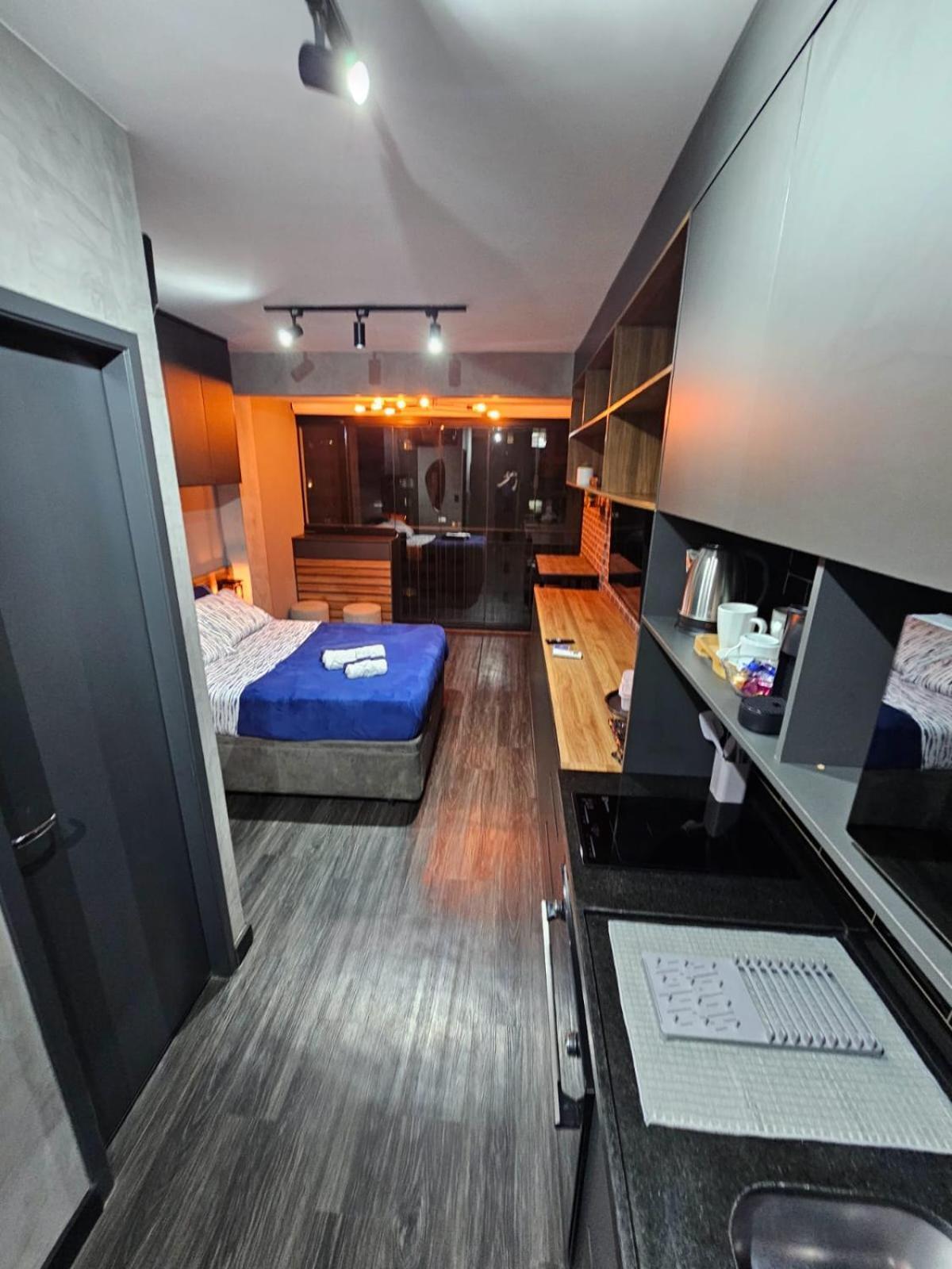 Com Ampla Vista, Pq Augusta, 11 Andar, Metro Apartamento *