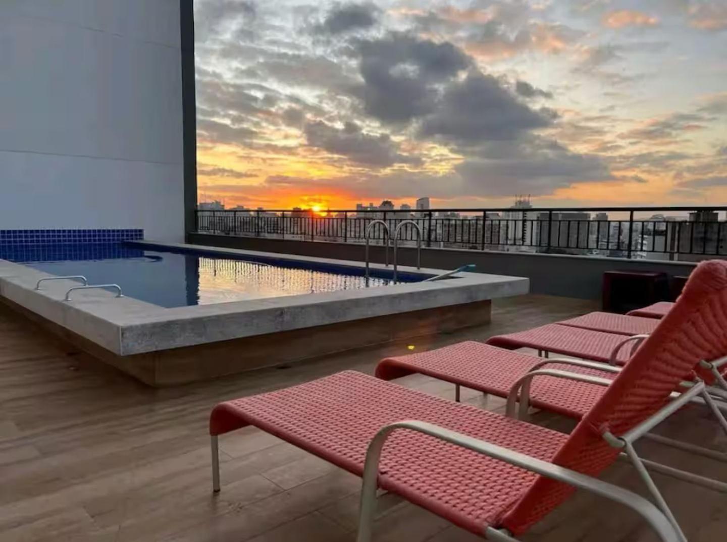 Apartamento Com Ampla Vista, Pq Augusta, 11 Andar, Metro *